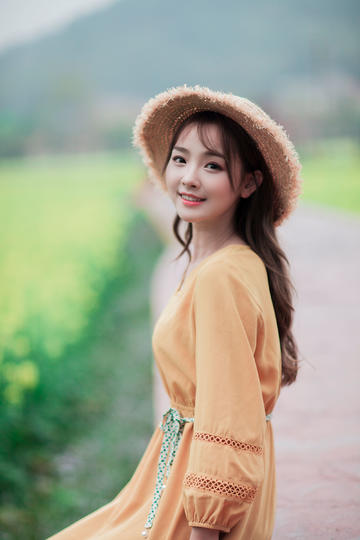 国产精品野战黑皮裤美女