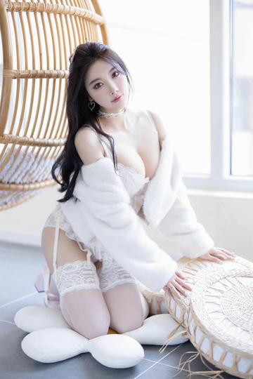 日韩亚洲制服一区