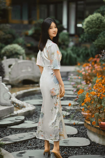 亚洲国产果果在线观看